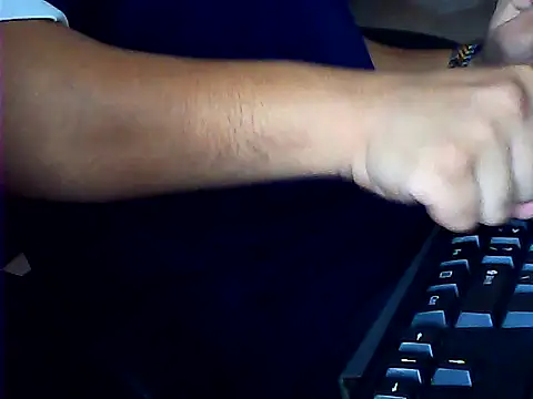 hotboydon2495 online show from October 14, 8:04 am