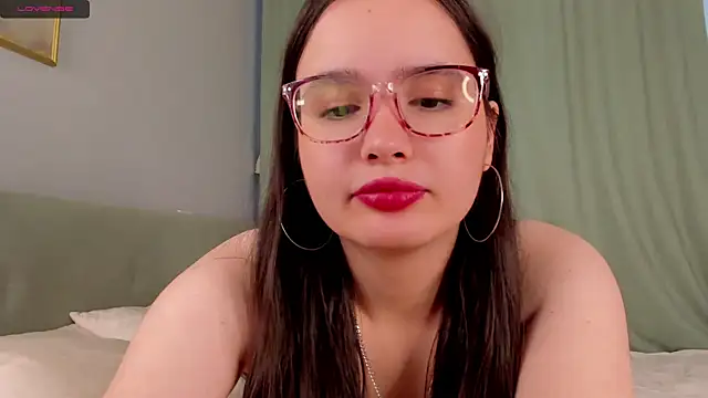 WildaBisom online show from October 4, 1:03 am