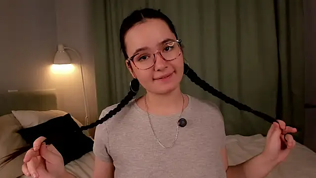 WildaBisom online show from October 15, 1:06 am