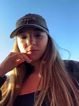 MissMay online show from September 16, 3:13 pm