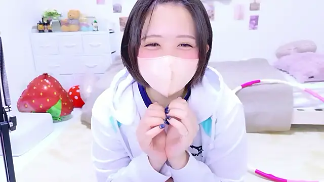Hinata Sun online show from May 12, 12:02 pm
