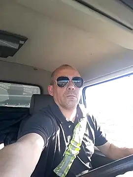 Snapshot of DjArroyo_01 chatting on September 15, 7:47 pm DjArroyo 01 online show from September 15, 7:47 pm