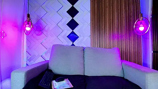 Susyhot  online show from September 27, 11:15 am