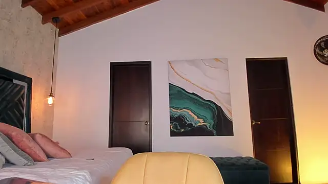 Sofi Moreno online show from October 10, 12:15 pm