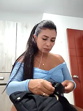 mia mancinii online show from May 14, 1:12 am