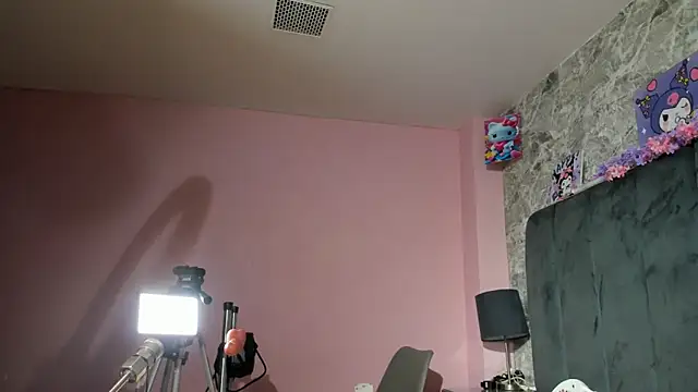 Missy Aprill online show from May 22, 1:39 pm