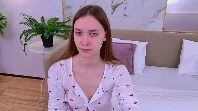 AmadaReine online show from November 29, 4:10 pm