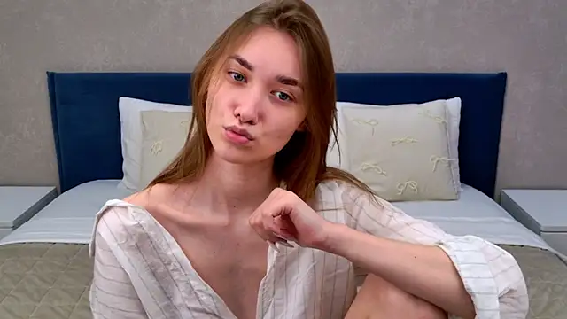 AmadaReine online show from April 29, 4:22 pm