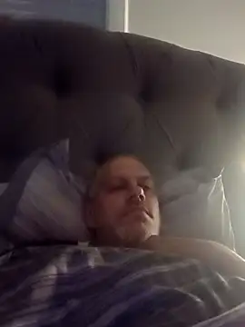 Snapshot of gpjr80 chatting on March 26, 2:50 am gpjr80 online show from March 26, 2:50 am