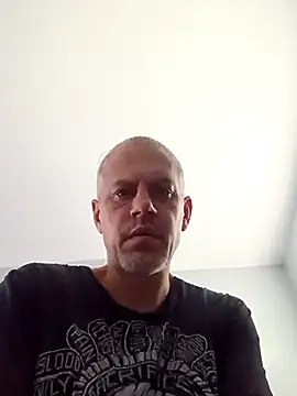 Snapshot of gpjr80 chatting on March 30, 10:55 pm gpjr80 online show from March 30, 10:55 pm