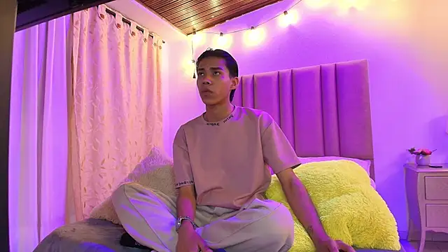 camilo nom online show from September 27, 4:06 am