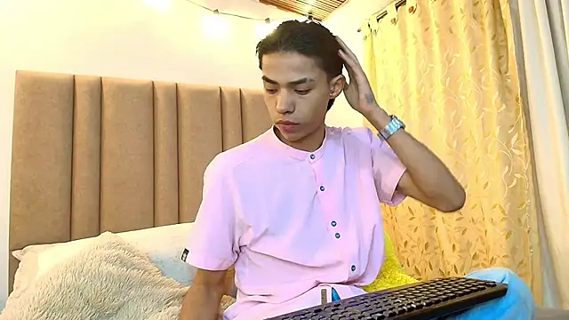 camilo nom online show from September 28, 4:40 am