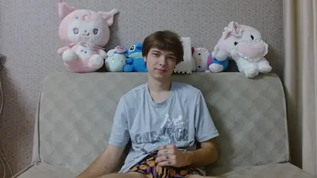 Snapshot of hilt_on_ chatting on October 10, 7:29 am hilt on  online show from October 10, 7:29 am