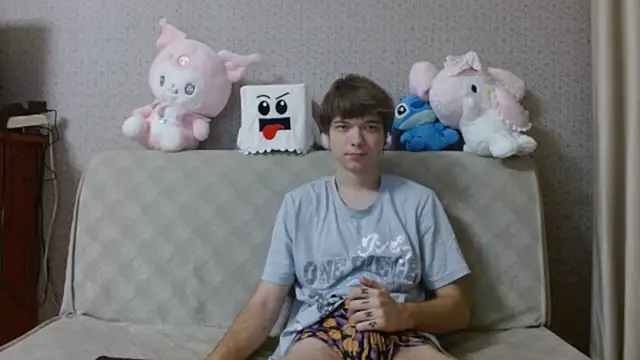 Snapshot of hilt_on_ chatting on October 12, 7:40 am hilt on  online show from October 12, 7:40 am