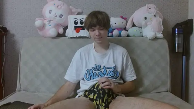 Snapshot of hilt_on_ chatting on October 18, 7:42 am hilt on  online show from October 18, 7:42 am