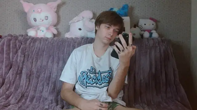 Snapshot of hilt_on_ chatting on October 25, 7:27 am hilt on  online show from October 25, 7:27 am