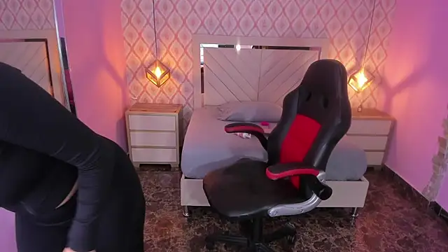 CHRISTY TEIGEN4 online show from October 28, 7:16 pm