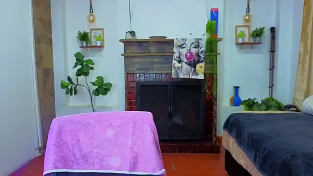 Snapshot of Celeste1s chatting on February 7, 2:10 pm Celeste1s online show from February 7, 2:10 pm