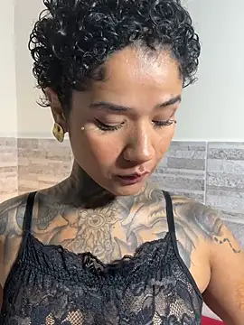 Snapshot of xbigpeach chatting on January 11, 2:38 am xbigpeach online show from January 11, 2:38 am