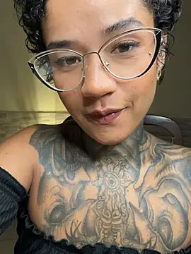 Snapshot of xbigpeach chatting on January 12, 2:17 am xbigpeach online show from January 12, 2:17 am