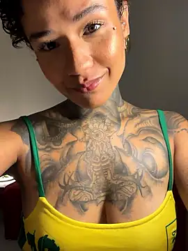 Snapshot of xbigpeach chatting on January 13, 11:10 pm xbigpeach online show from January 13, 11:10 pm