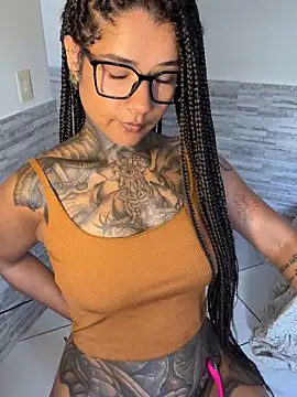 Snapshot of xbigpeach chatting on February 7, 2:10 pm xbigpeach online show from February 7, 2:10 pm