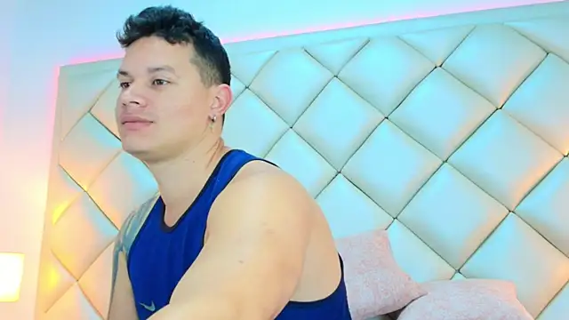 Snapshot of EclipseandFlame chatting on October 8, 1:53 pm EclipseandFlame online show from October 8, 1:53 pm