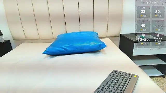 agatha fit online show from January 31, 7:11 pm