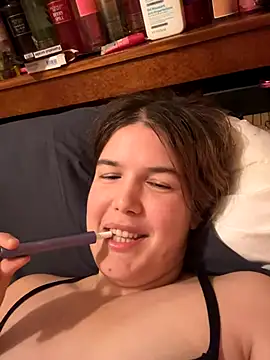 Snapshot of IssadoraaPink chatting on October 2, 5:20 pm IssadoraaPink online show from October 2, 5:20 pm