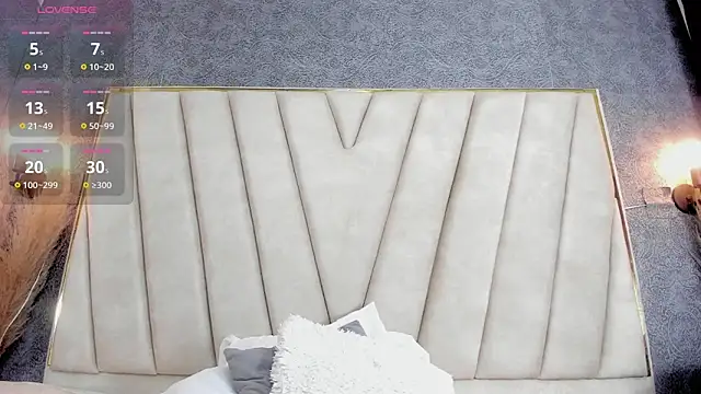 AlyssAlvarado online show from September 28, 2:39 am