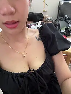Snapshot of Sexy-lady22 chatting on September 9, 10:04 am Sexy-lady22 online show from September 9, 10:04 am