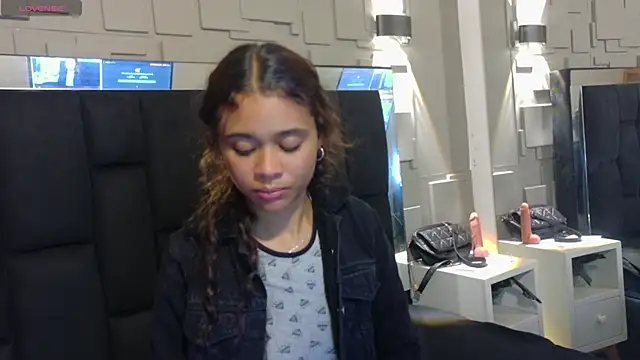 Snapshot of Kristall_06 chatting on November 12, 6:30 pm Kristall 06 online show from November 12, 6:30 pm