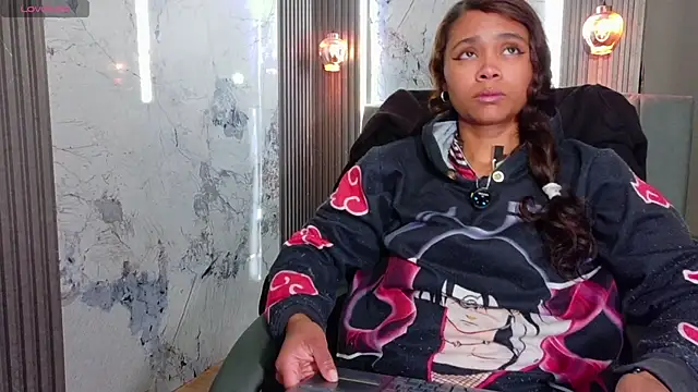 Snapshot of Kristall_06 chatting on November 17, 2:06 am Kristall 06 online show from November 17, 2:06 am