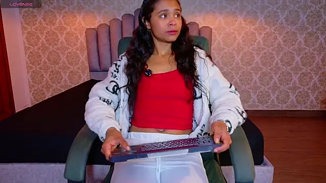 Snapshot of Kristall_06 chatting on November 18, 2:50 am Kristall 06 online show from November 18, 2:50 am