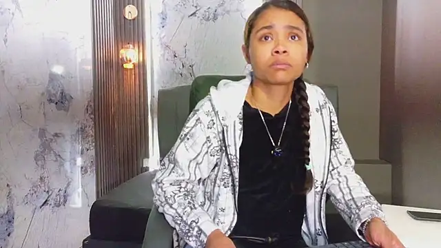 Snapshot of Kristall_06 chatting on December 2, 2:50 am Kristall 06 online show from December 2, 2:50 am