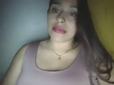 Snapshot of zairabreze chatting on April 12, 1:54 am zairabreze online show from April 12, 1:54 am