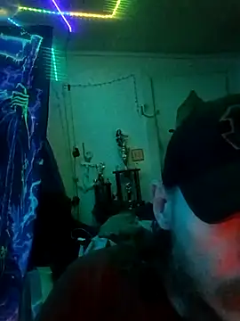 Snapshot of Poundtown1226 chatting on June 19, 4:17 am Poundtown1226 online show from June 19, 4:17 am