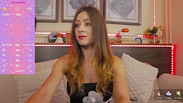 Snapshot of MuseDollX chatting on October 25, 6:46 pm MuseDollX online show from October 25, 6:46 pm