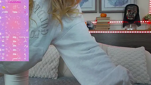 Snapshot of MuseDollX chatting on October 29, 7:59 pm MuseDollX online show from October 29, 7:59 pm