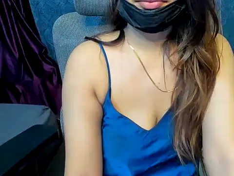 Snapshot of YoursSuku chatting on September 24, 10:13 pm YoursSuku online show from September 24, 10:13 pm