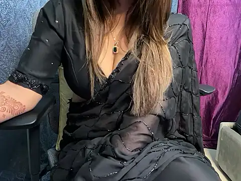 Snapshot of YoursSuku chatting on October 15, 9:04 pm YoursSuku online show from October 15, 9:04 pm