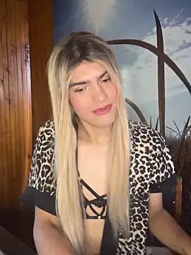 Snapshot of Samantha_loch chatting on June 10, 2:49 pm Samantha loch online show from June 10, 2:49 pm