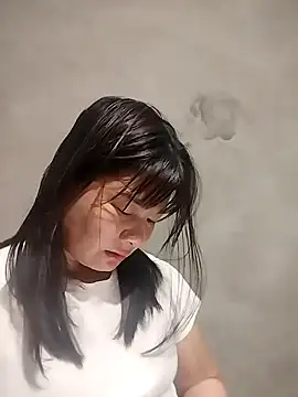 Snapshot of kute-00 chatting on February 6, 1:47 pm kute-00 online show from February 6, 1:47 pm