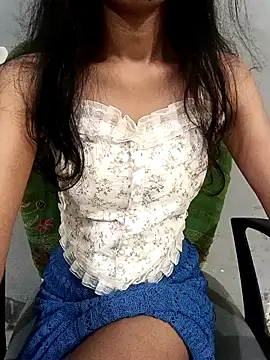 Daizy Shah online show from May 9, 3:50 pm