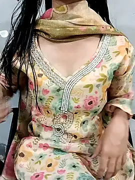 Daizy Shah online show from May 10, 4:45 pm