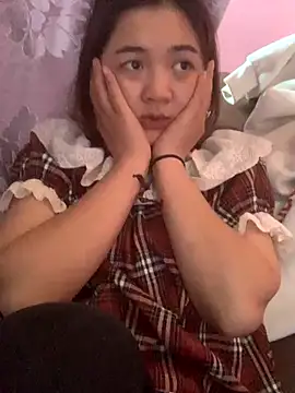 Snapshot of Lonnina chatting on October 4, 3:59 am Lonnina online show from October 4, 3:59 am