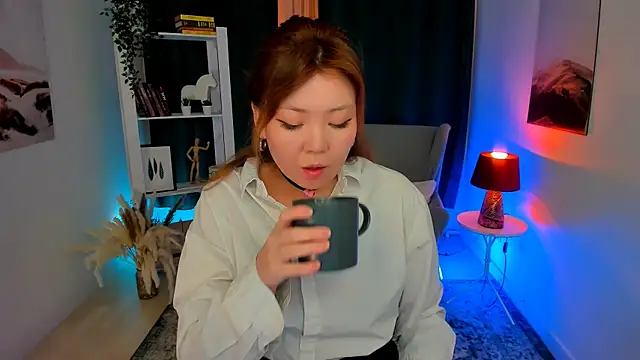 nazu chan online show from September 24, 11:35 am