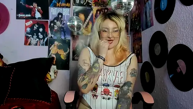 Avril Maria online show from April 27, 7:12 pm