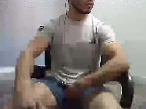 Snapshot of ahmedluxor1 chatting on October 14, 10:38 am ahmedluxor1 online show from October 14, 10:38 am