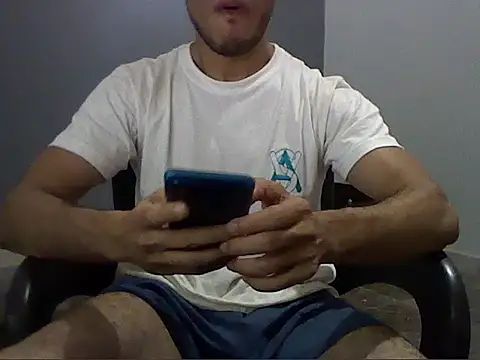 Snapshot of ahmedluxor1 chatting on October 22, 11:48 pm ahmedluxor1 online show from October 22, 11:48 pm